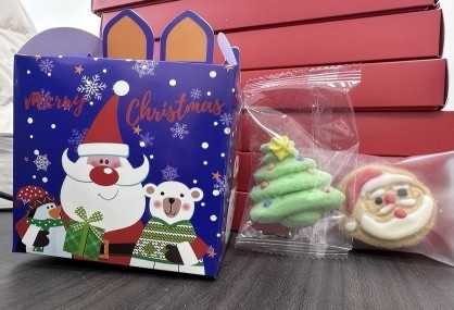 圣诞送暖，情满员工心间